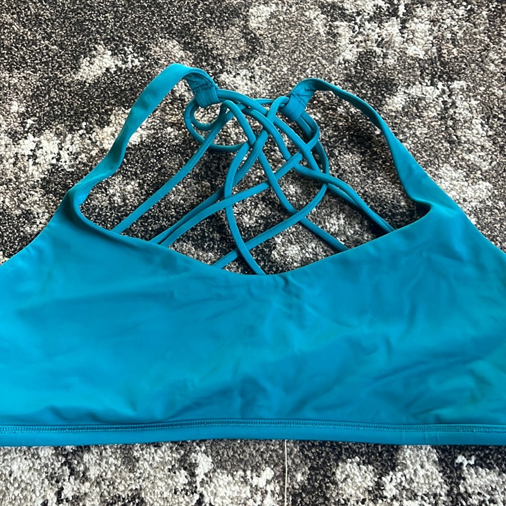 Lululemon sports bra